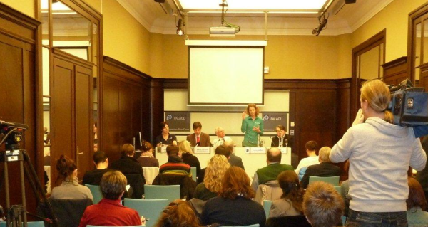 2012-01-11-pressconference_belgium_turkey